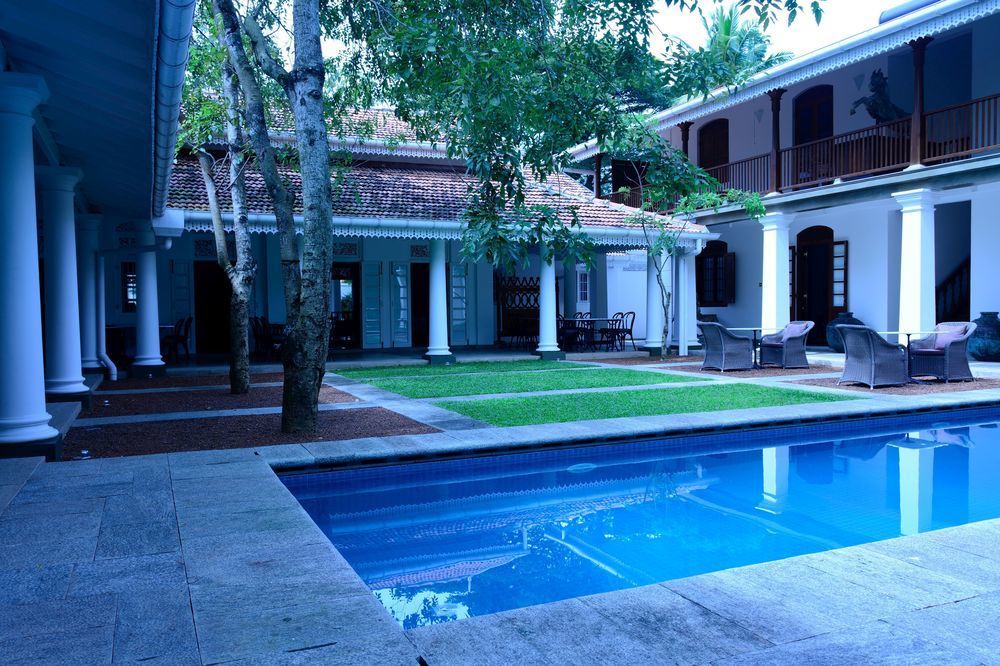 Maniumpathy Hotel Colombo Exterior photo